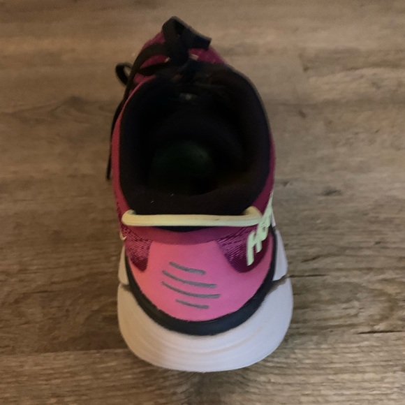 Women’s Size-6B/ Hoka One One- Gaviota 4/ Color-Fuchsia (Purple) - Picture 10 of 15